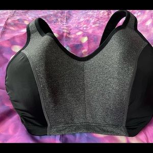 Lane Bryant active underwire sports bra new with out tags